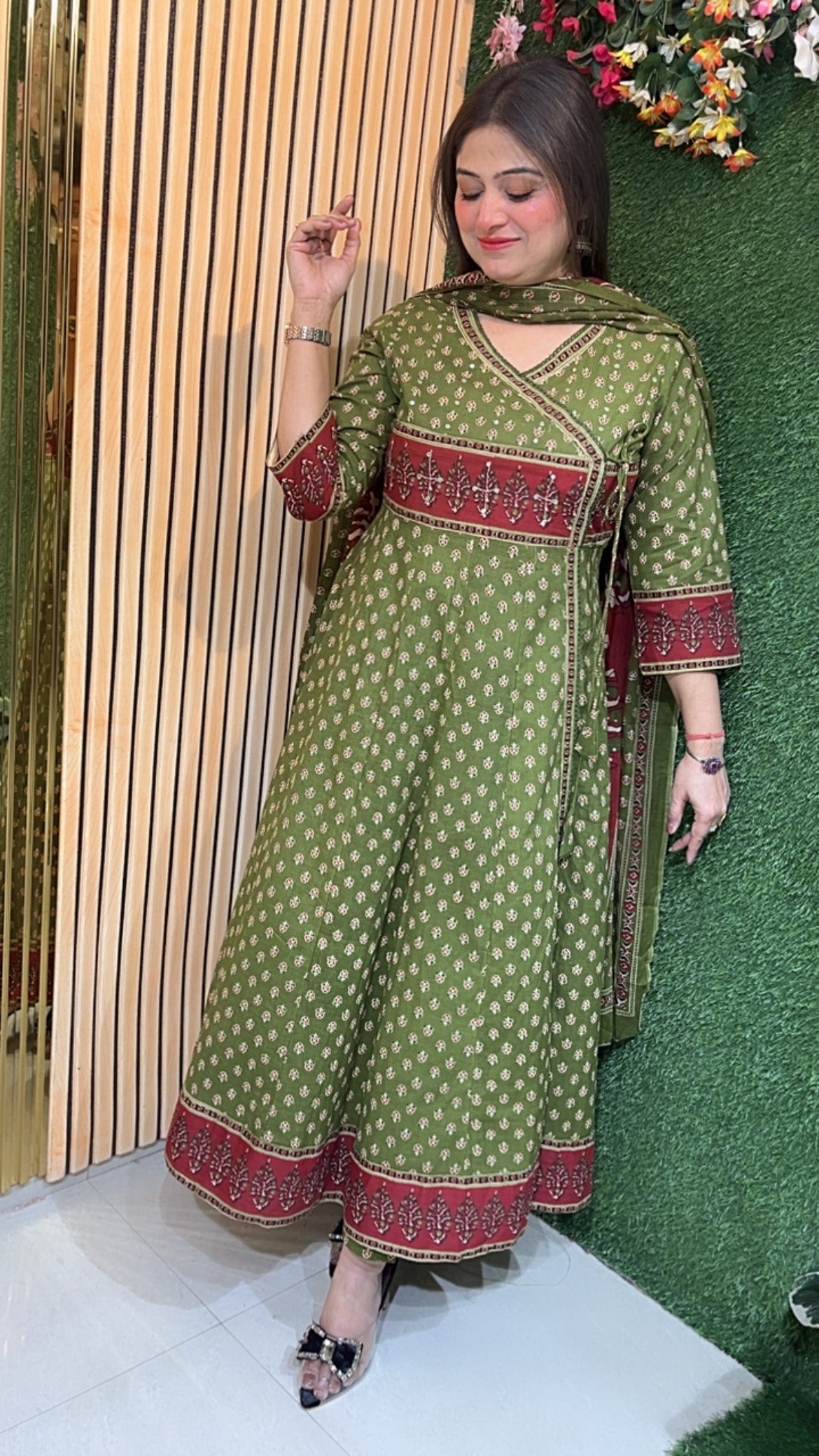 Anarkali suit anghrakha style comes in pure cotton fabric