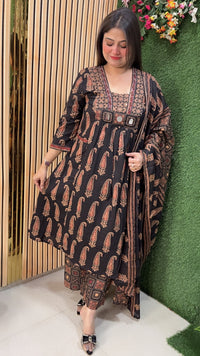 Pure cotton three piece kurta set with original mirror work