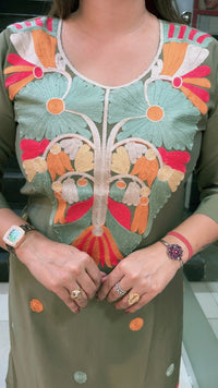 Beautiful three piece kurta set comes with Kashmiri embroidery work
