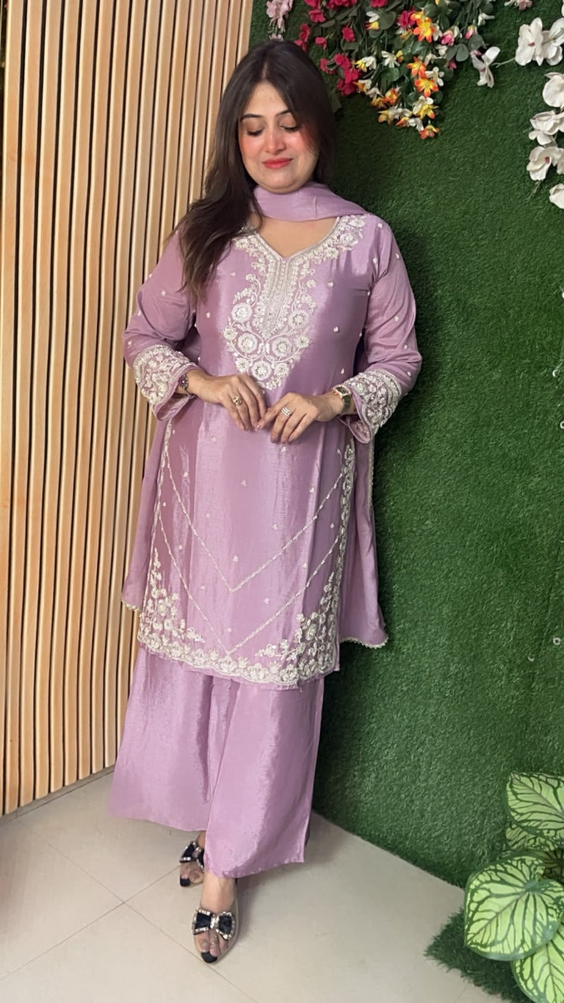 Premium Festival Wear Pure Chinon 3-Piece Kurta Set with Handwork & Santoon Lining – 3/4 Sleeves